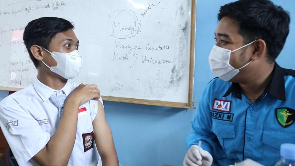 Polres Sumedang Percepat Vaksinasi melalui Program Goes to School