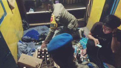 Tim Kelongwewe Amankan Ratusan Botol Miras di Sumedang