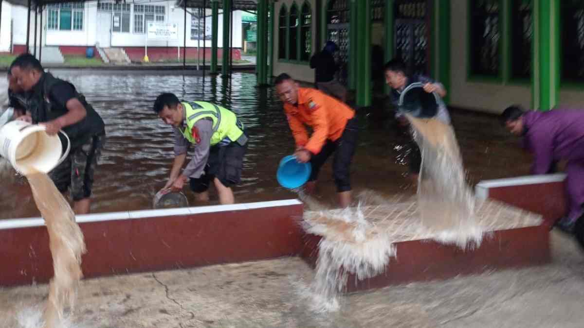 Banjir dan Longsor Terjang Sumedang