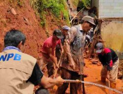 Tebing 15 Meter Longsor Timpa Rumah, BPBD Sumedang Lakukan Asesmen