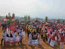 Ribuan Warga di Tanjungsari Sumedang Meriahkan Karnaval HUT RI