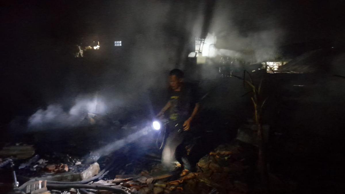 Rumah Panggung di Tanjungsari Sumedang Ludes Terbakar