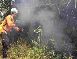 Lereng Gunung Kerud Sumedang Terbakar, Nyaris Dekati Permukiman Warga