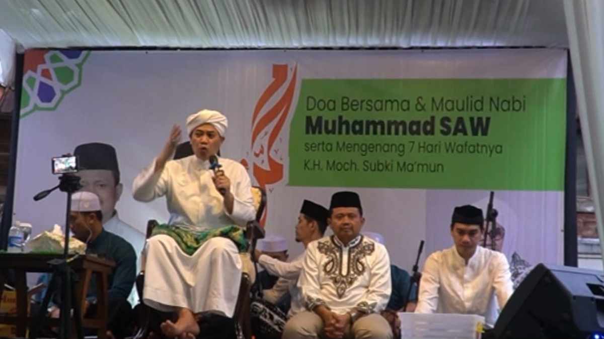 Doa Bersama di Momen Maulid Nabi, Jemaah Padati Halaman Rumah Dony Ahmad Munir